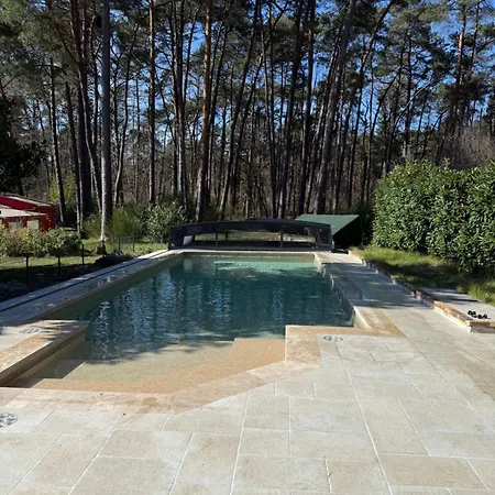 Pour 2 Personnes, Cuisine Equipee, Piscine, Foret, Escalade منزل للإقامة *