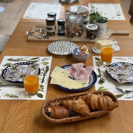 Pour 2 Personnes, Cuisine Equipee, Piscine, Foret, Escalade